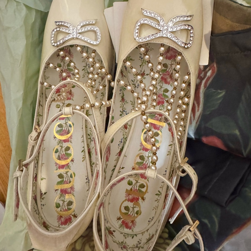 Gucci Maryjane Cream White Size 38